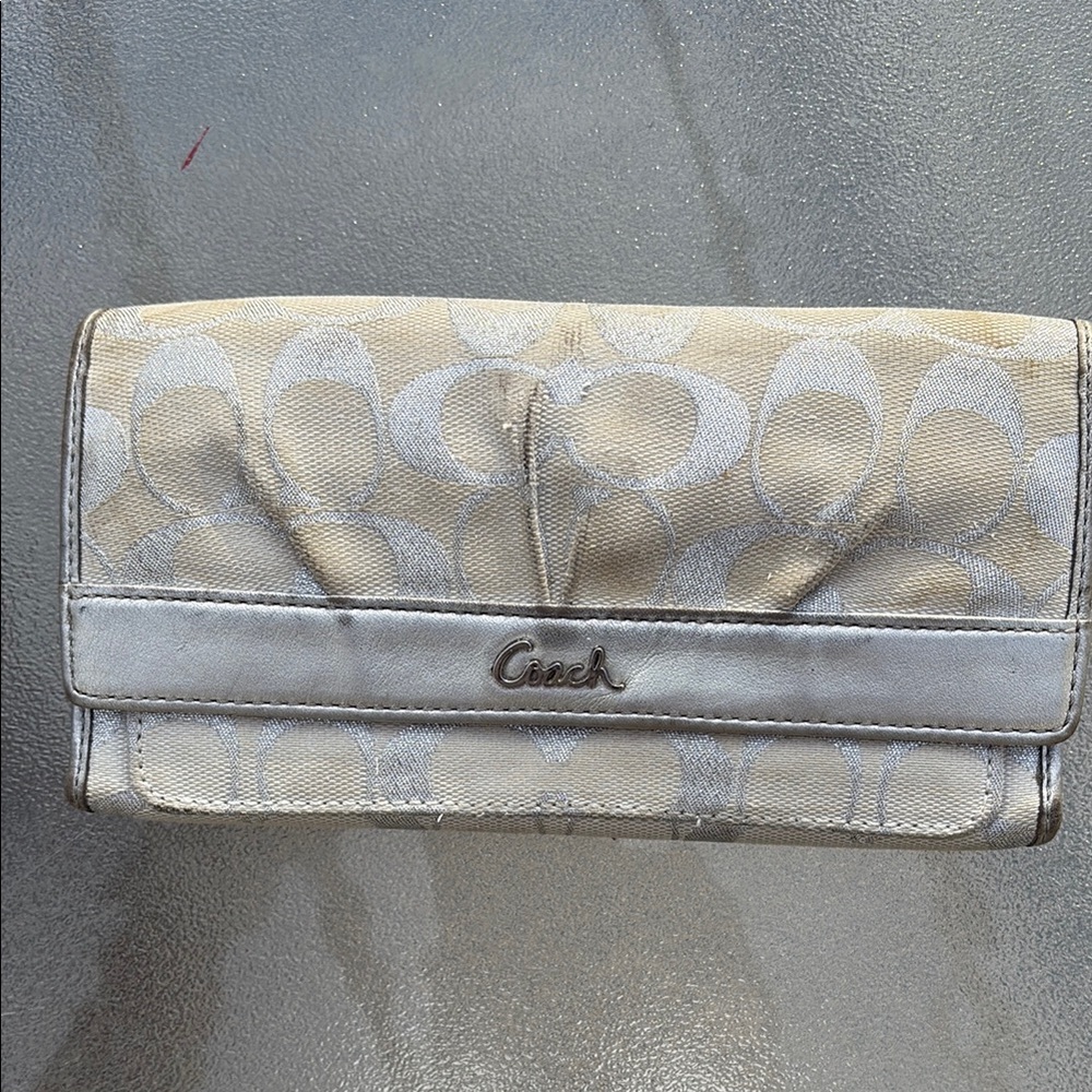 Coach Cream and Silver Wallet Classic Design